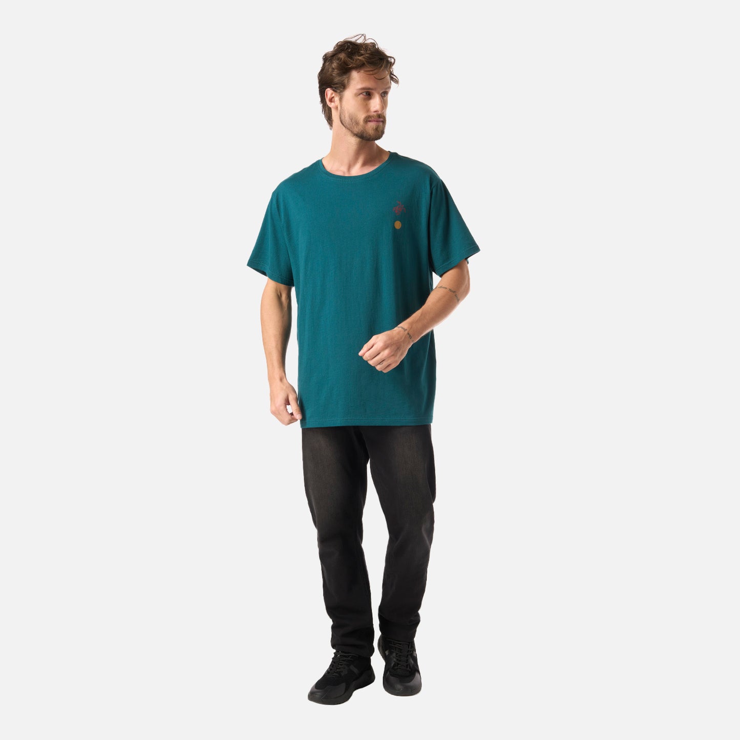 Polera Hombre El Cuernudo Petroleo Oscuro Haka Honu