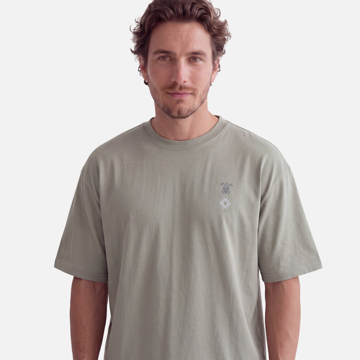 Polera Hombre Norte Grande Laurel Haka Honu
