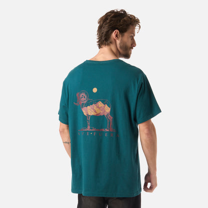 Polera Hombre El Cuernudo Petroleo Oscuro Haka Honu