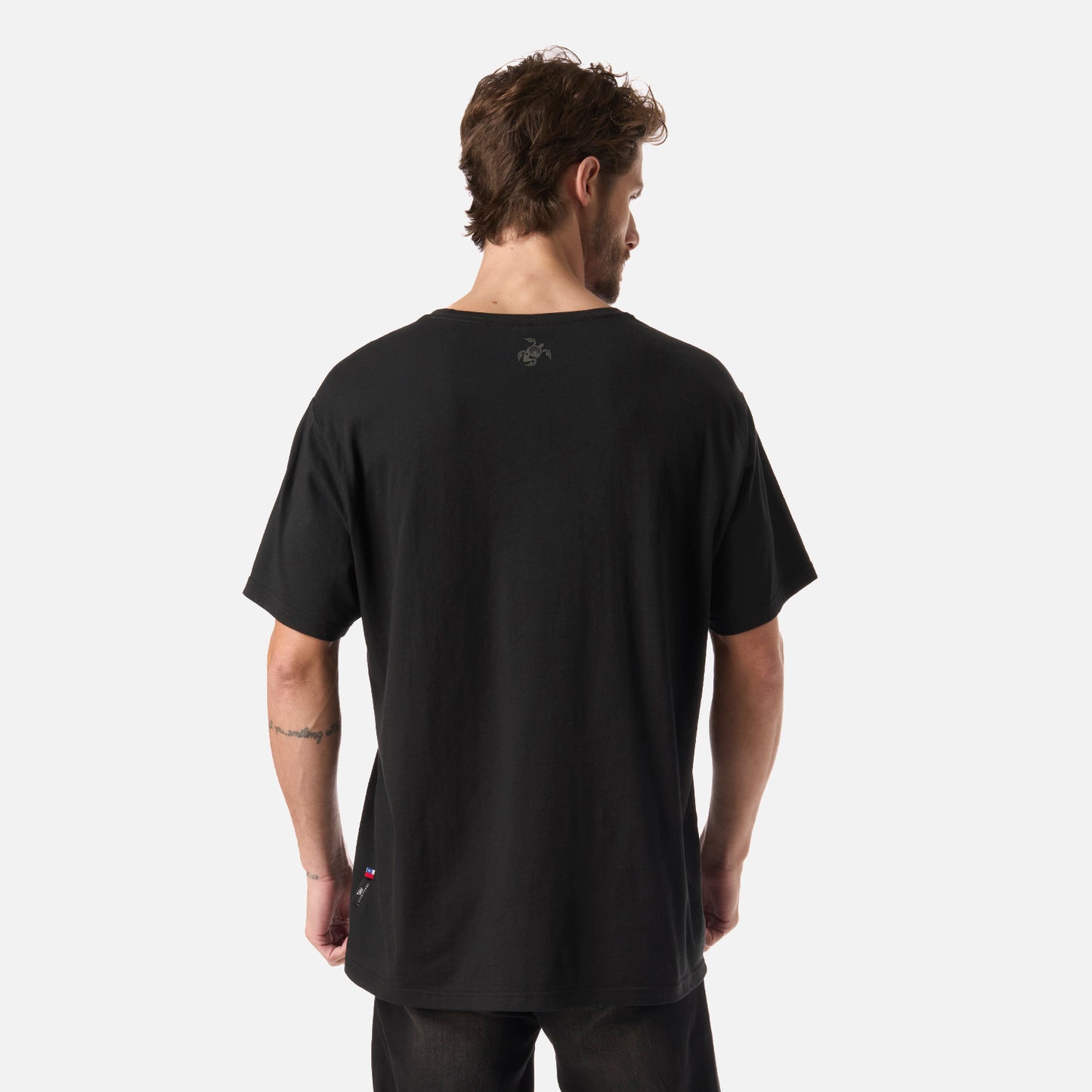 Polera Hombre Logo Negro Haka Honu