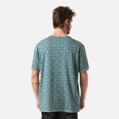 Polera Hombre Bi-curioso Print Azul Noche Haka Honu