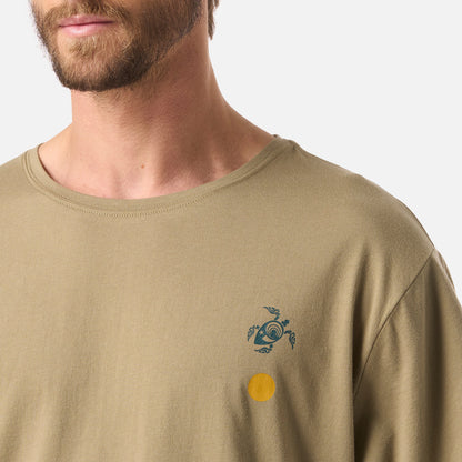 Polera Hombre El Cuernudo Verde Oliva Haka Honu