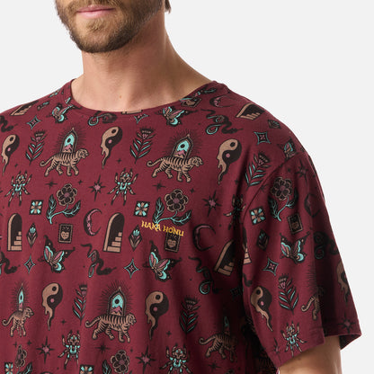 Polera Hombre Esoterica Print Burdeo Haka Honu