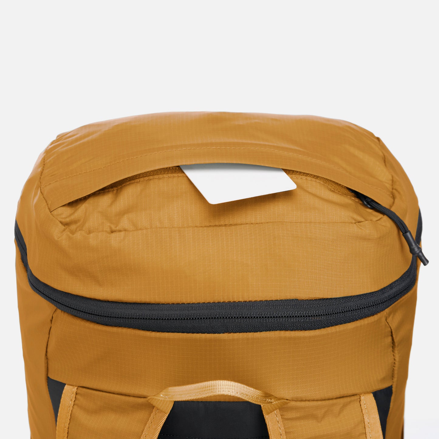 Mochila Peso Pluma 25L Mostaza Haka Honu