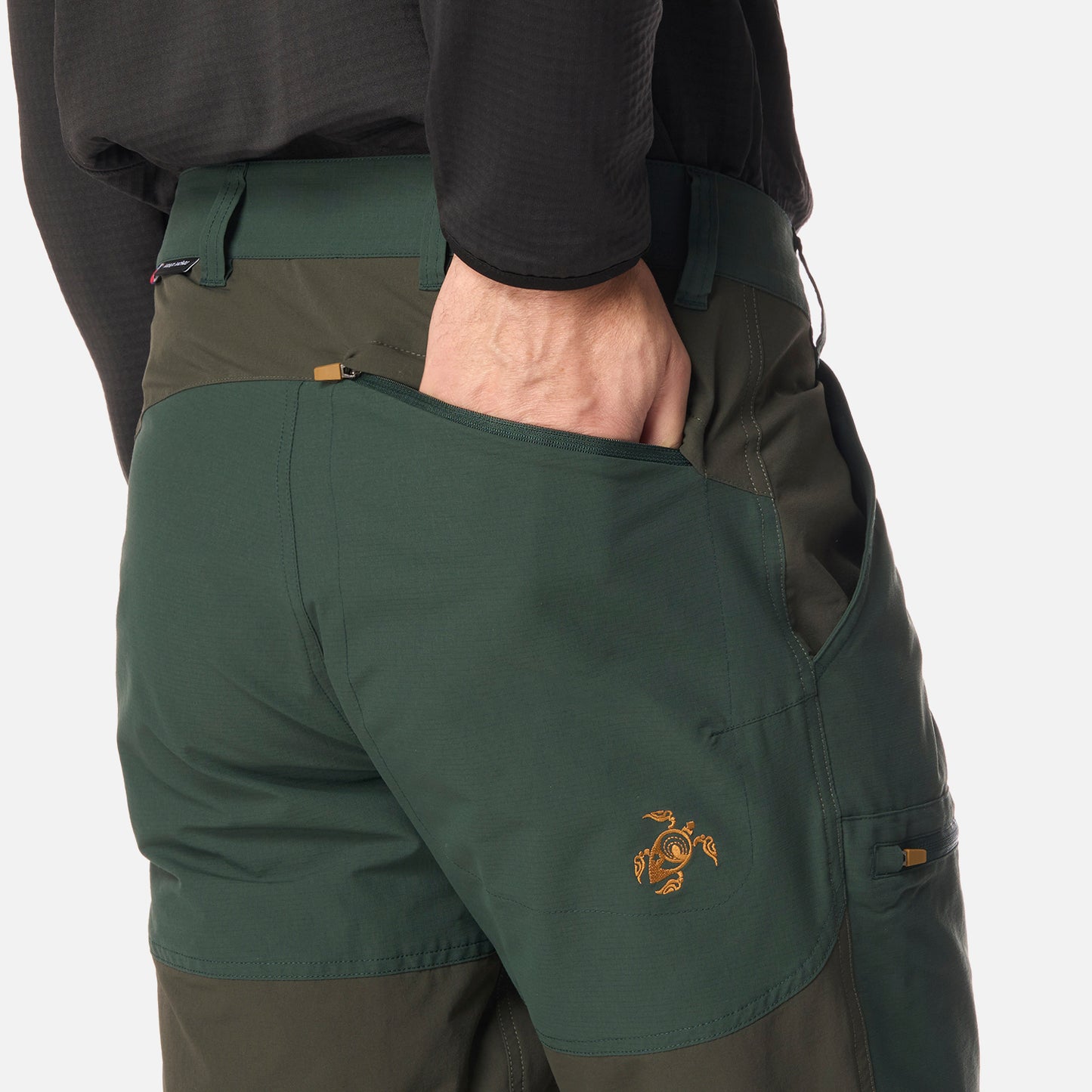 Pantalón Hombre Boina Negra Verde Bosque Haka Honu