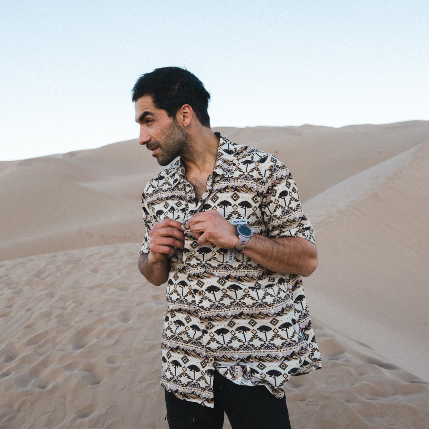 Camisa Hombre Good Karma Print Crema Haka Honu